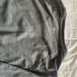 Alo long sleeve shirt - L